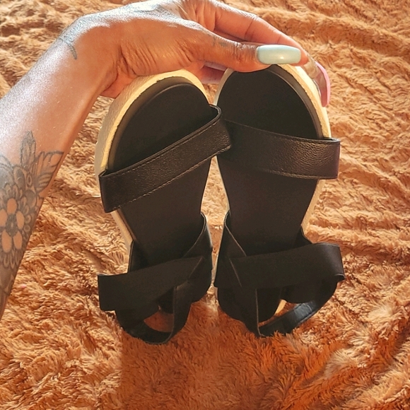 Sandals - Picture 5 of 5